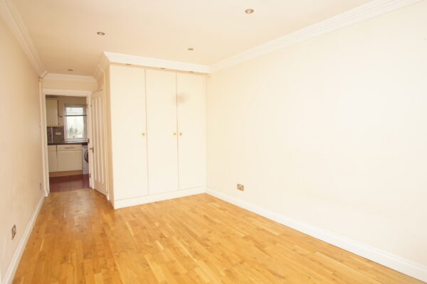 Wykenham Hill, Wembley, HA99RZ